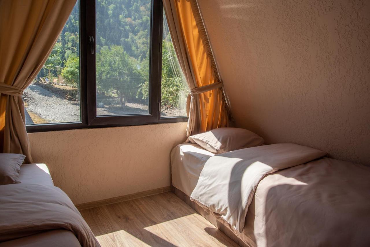 Landhaus Borjomi ภายนอก รูปภาพ